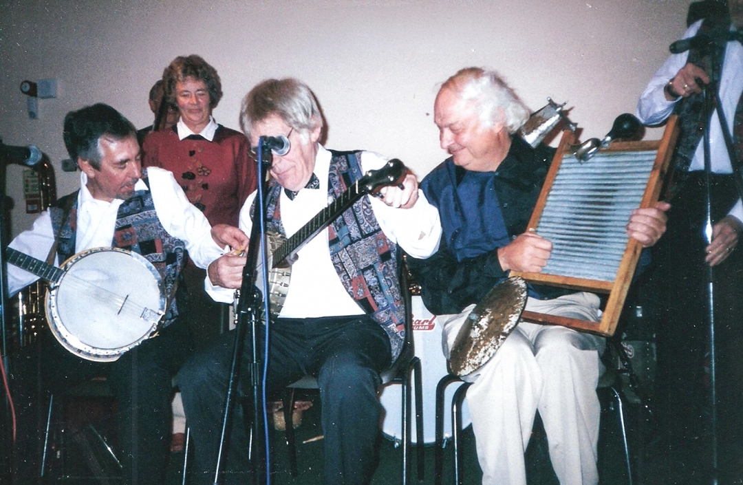 7_Eagle_Jazz_Band_2001